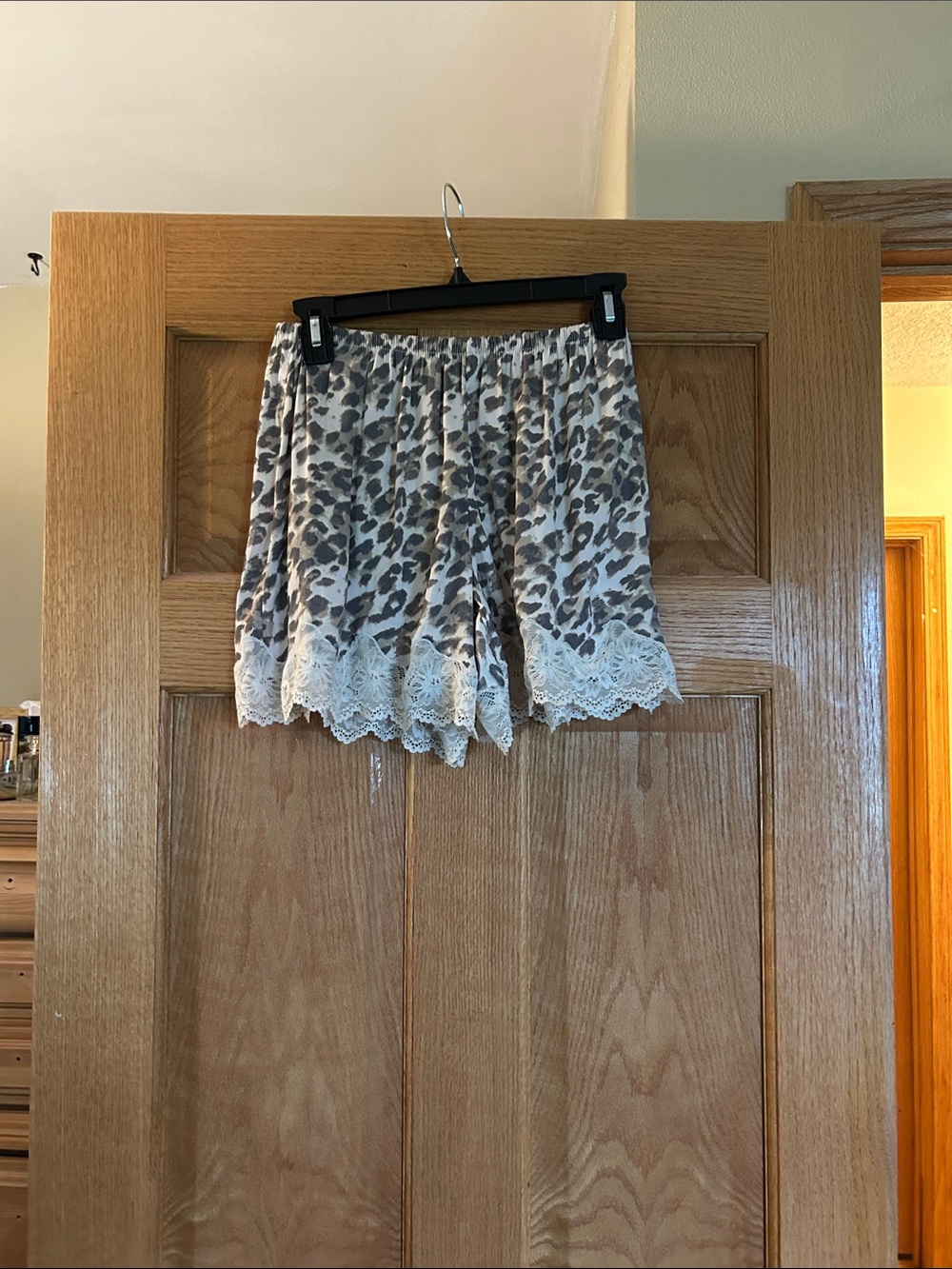 aerie Leopard-Print Lace Trim Shorts - Gray & White